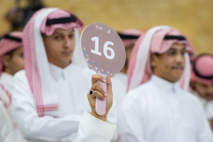 بيع 3 صقور بـ 214 ألف ريال في الليلة الثانية من المزاد الدولي لمزارع إنتاج الصقور 2025