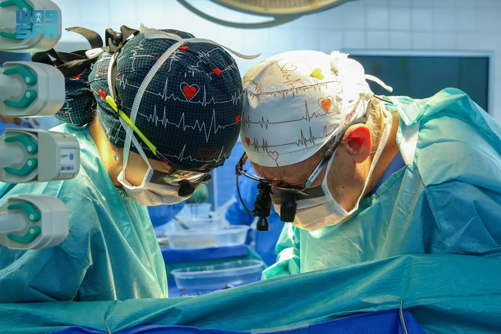 “التخصصي” ينجح في زراعة قلب لطفل سعودي بعد نقله من متبرع متوفى دماغياً في الإمارات