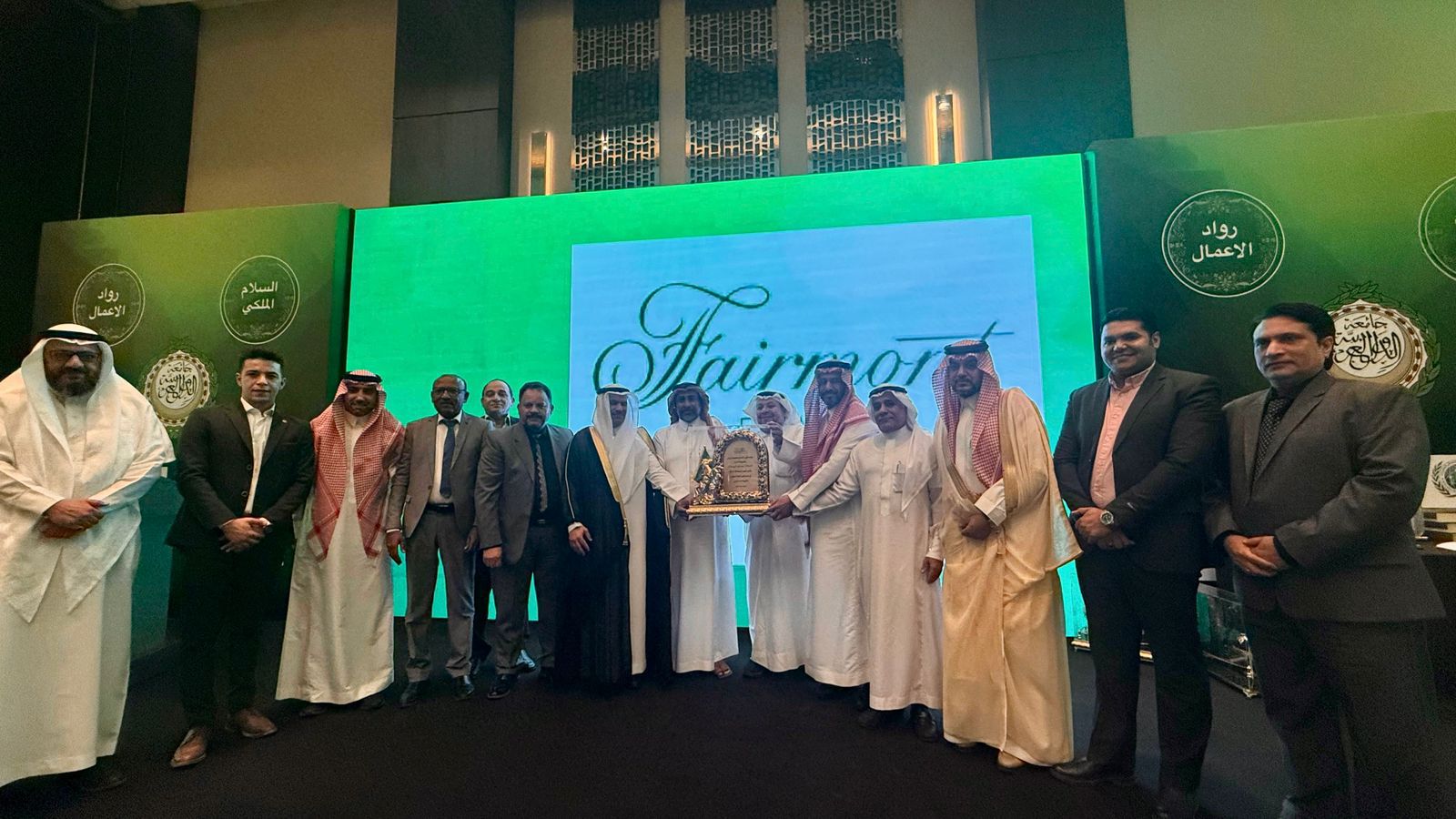 تكريم ( الهفتاء)  تقديرًا لمسيرته ودعمه للإعلام السعودي