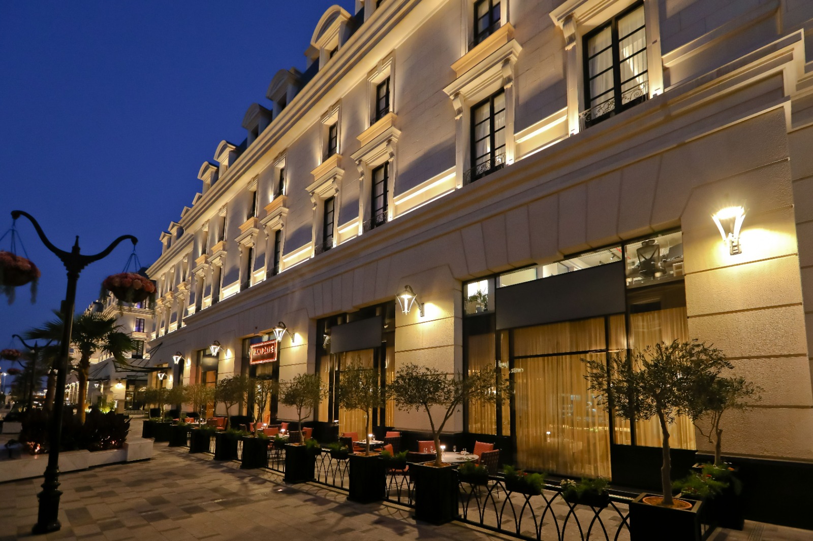 تراسات مطاعم فندق مانسارد الرياض، راديسون كوليكشن، تفتح أبوابها من جديد استقبالًا لموسم الخريف