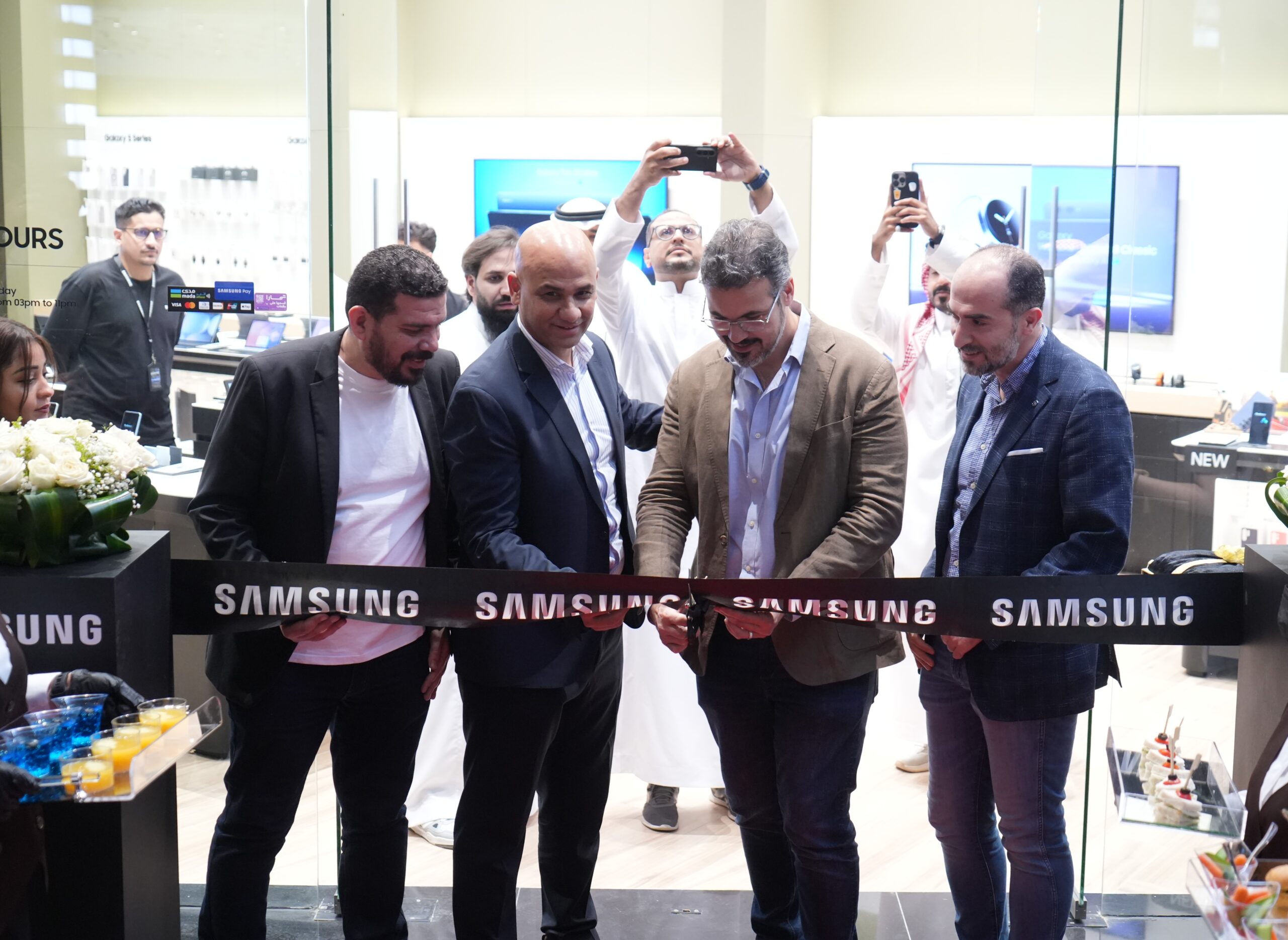 Samsung Elevates Riyadh’s Retail Landscape with Premium Mobile Experience Store at Roshan Front