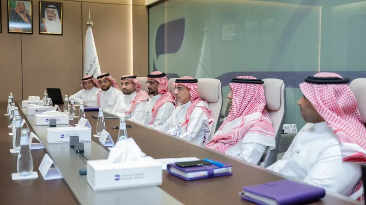 الرئيس التنفيذي لمطارات الدمام يلتقي رئيس مجلس إدارة شركة يونيفرسال بمناسبة قرب بدء تشغيل الطيران العام
