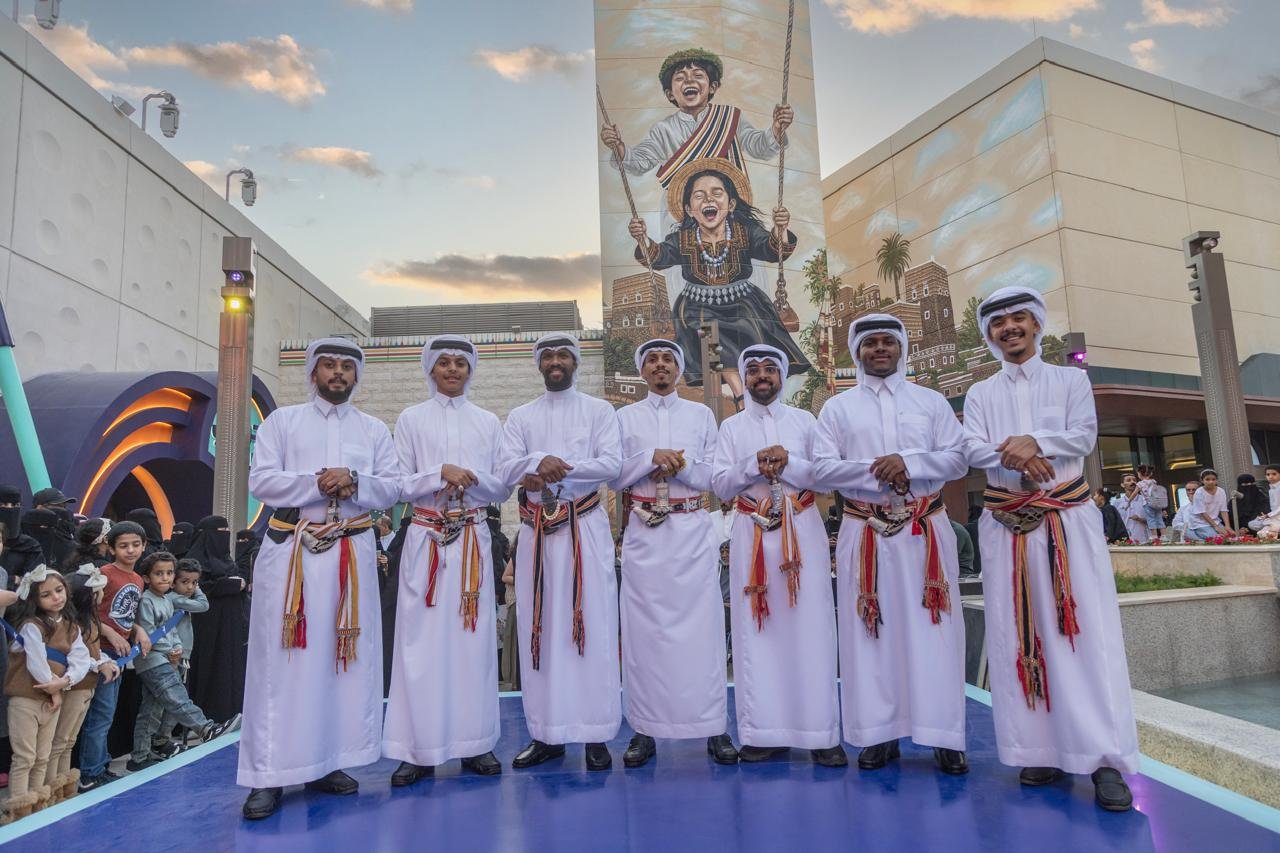 سڤن أبها تواصل استقبال زوارها بعد نجاح مهرجان الافتتاح
